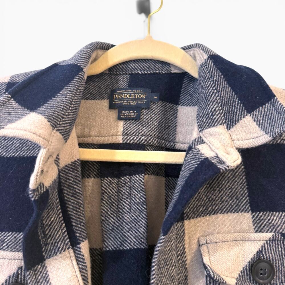 PENDLETON Cropped Flannel Shirt Jacket Navy Buffalo Check Plaid Medium EUC - Picture 2 of 3